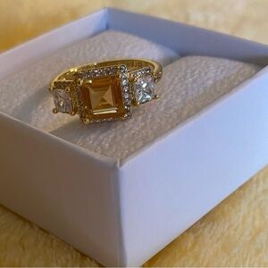 Elegant Gold and Silver Women's Ring